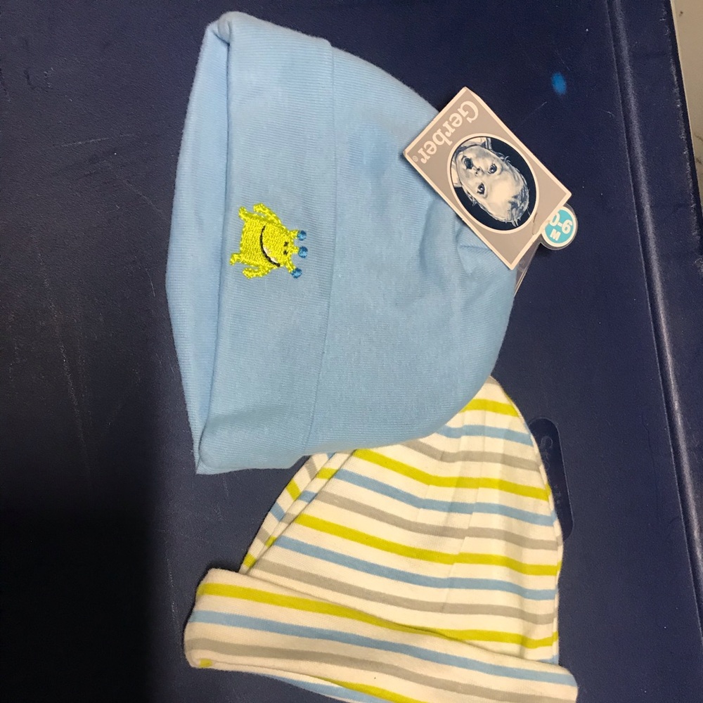 Set of 2 baby monsters hats